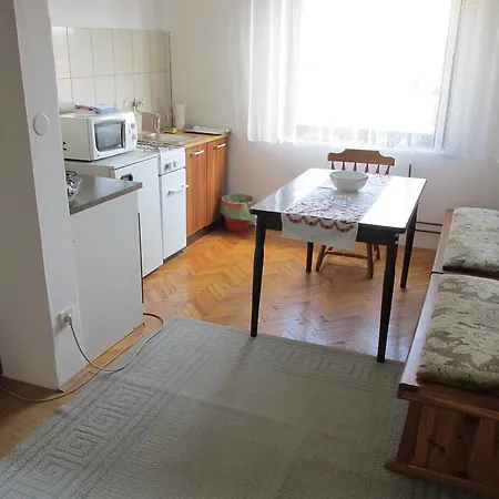 Country House Roman בית כפרי *